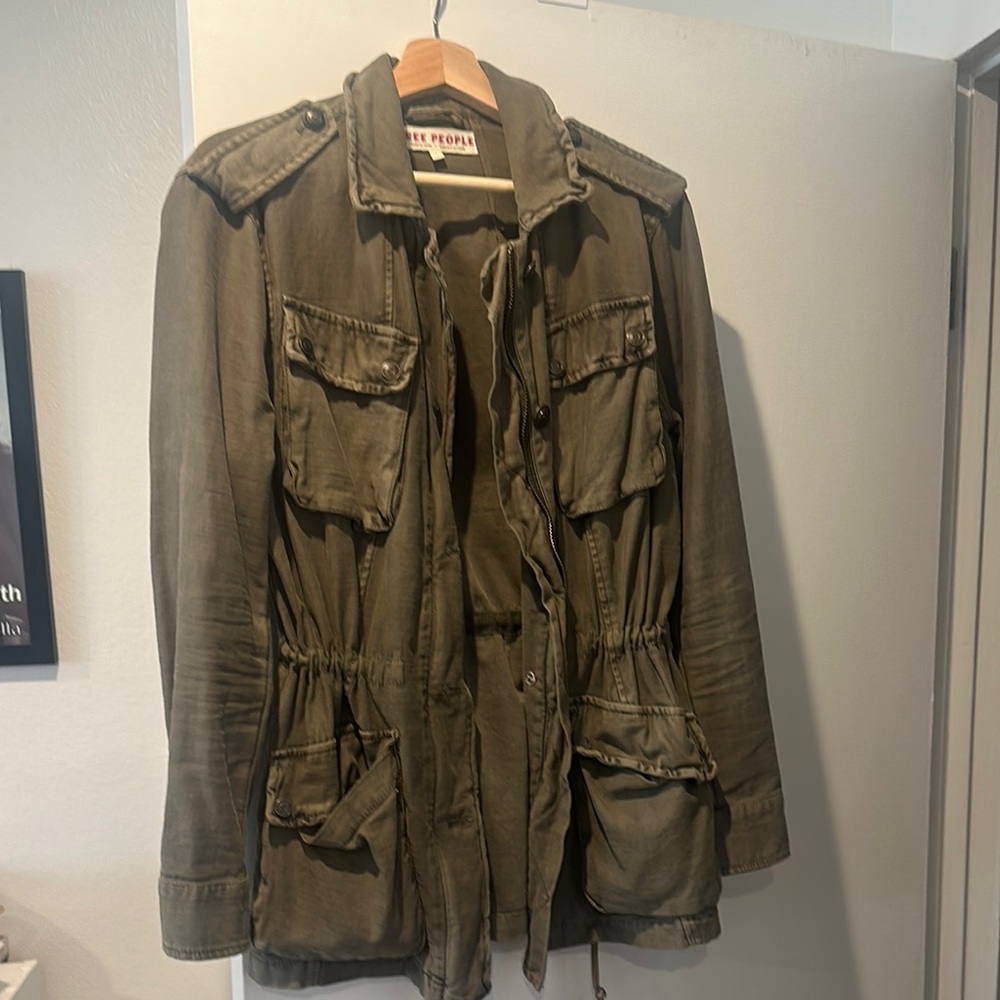 Men's Military Style Field Jacket in Olive